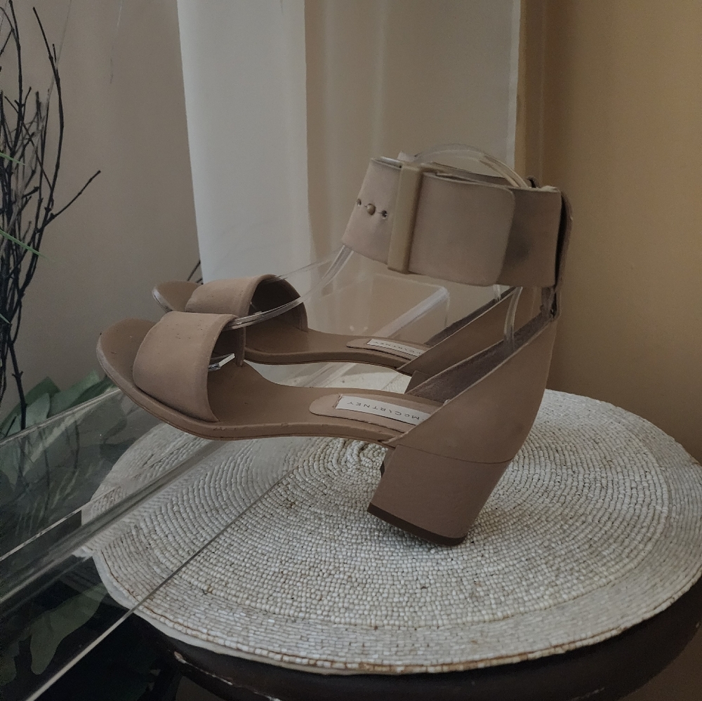 Elegant Tan Block Heel Sandals US 5.5 - Picture 3 of 10
